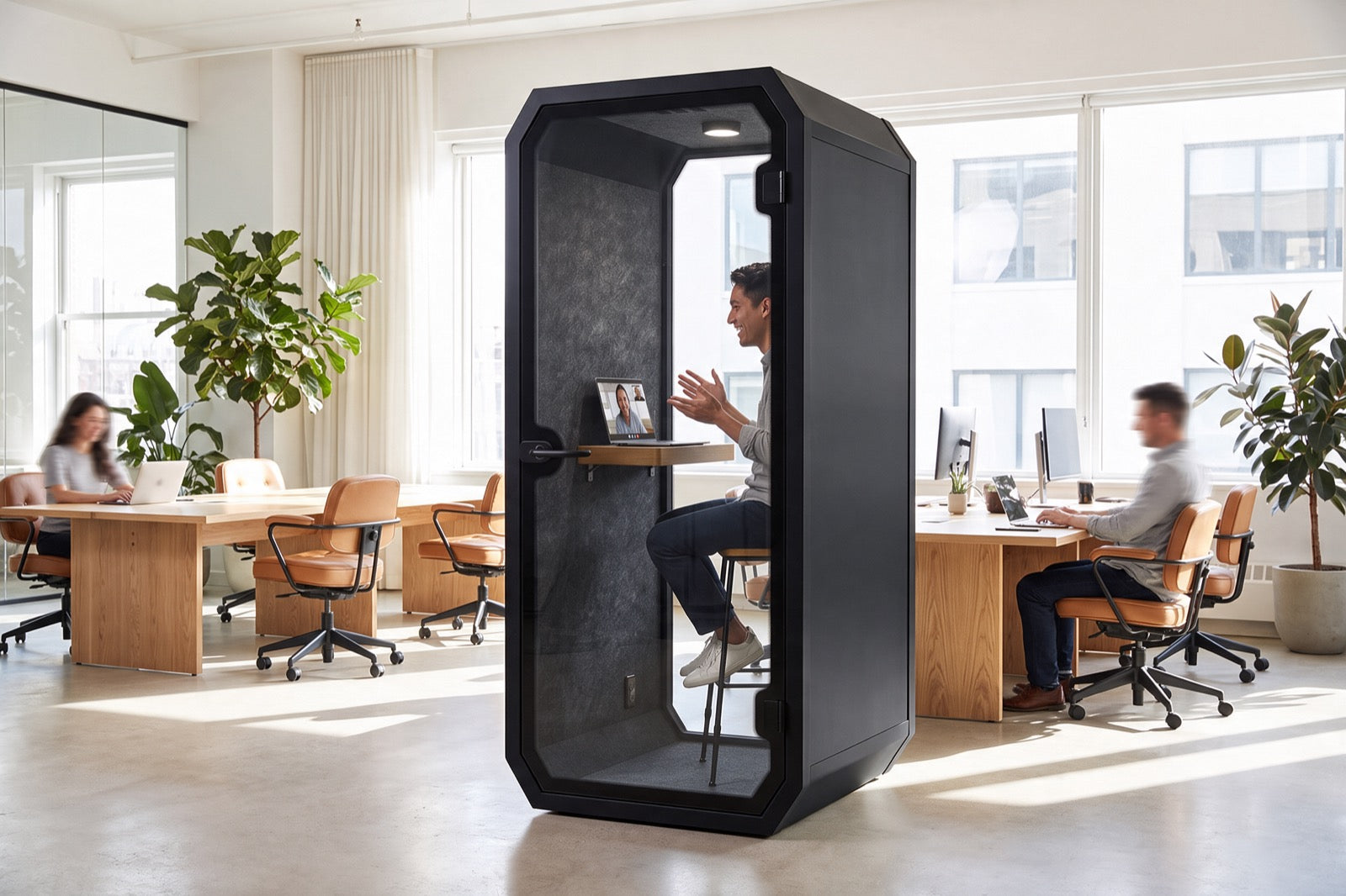Suite S in zwart in een kantoor